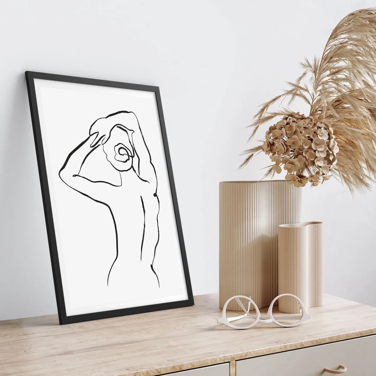Plakát v černém rámu - Minimalistická silueta ženy s rukama nad hlavou - 50x70cm - Ranní akt - Moderní nástěnná dekorace do obývacího pokoje a ložnice ARTTOR