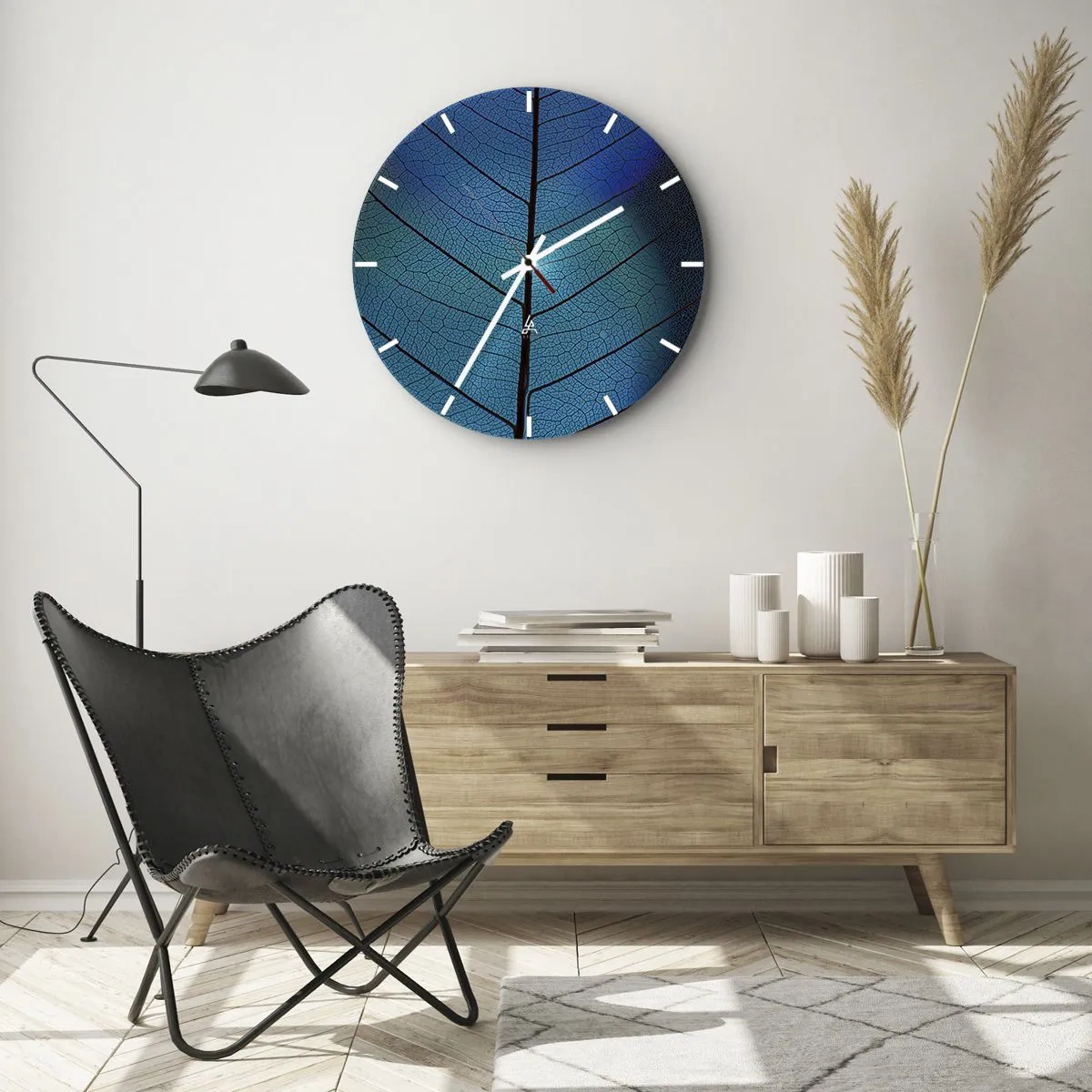 Nástěnné hodiny - Detail struktury listu v odstínech modré a černé - 30x30cm - Až do detailů - Moderní nástěnná dekorace do obývacího pokoje, kuchyně a ložnice ARTTOR