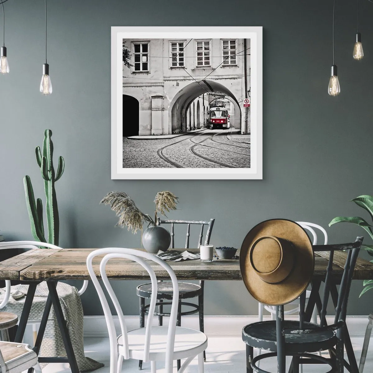 Plakát v bílém rámu - Městským labyrintem - 50x50 cm