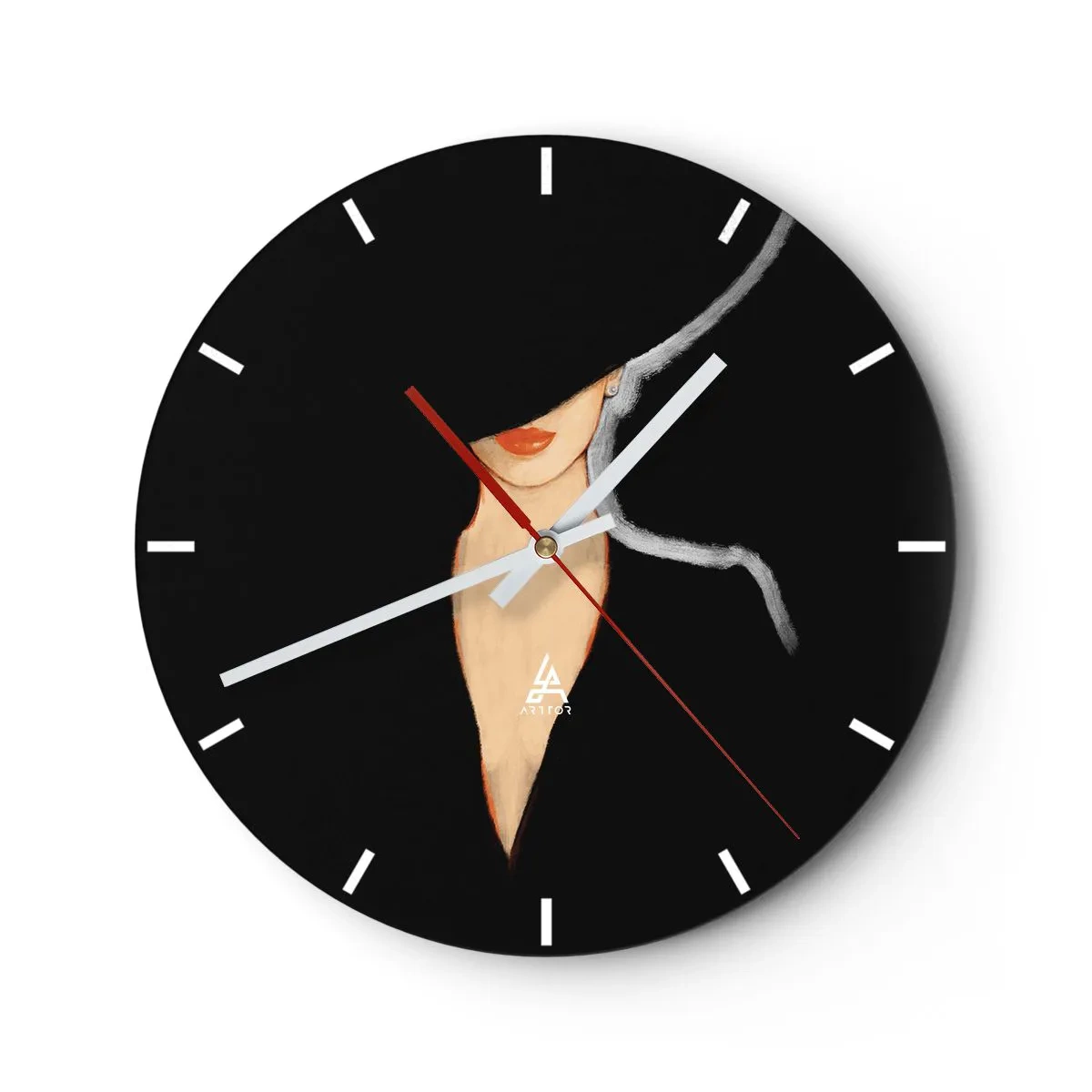 Nástěnné hodiny - Portrét ženy v elegantním klobouku na černém pozadí - 30x30cm - Elegance a styl - Moderní nástěnná dekorace do obývacího pokoje, kuchyně a ložnice ARTTOR