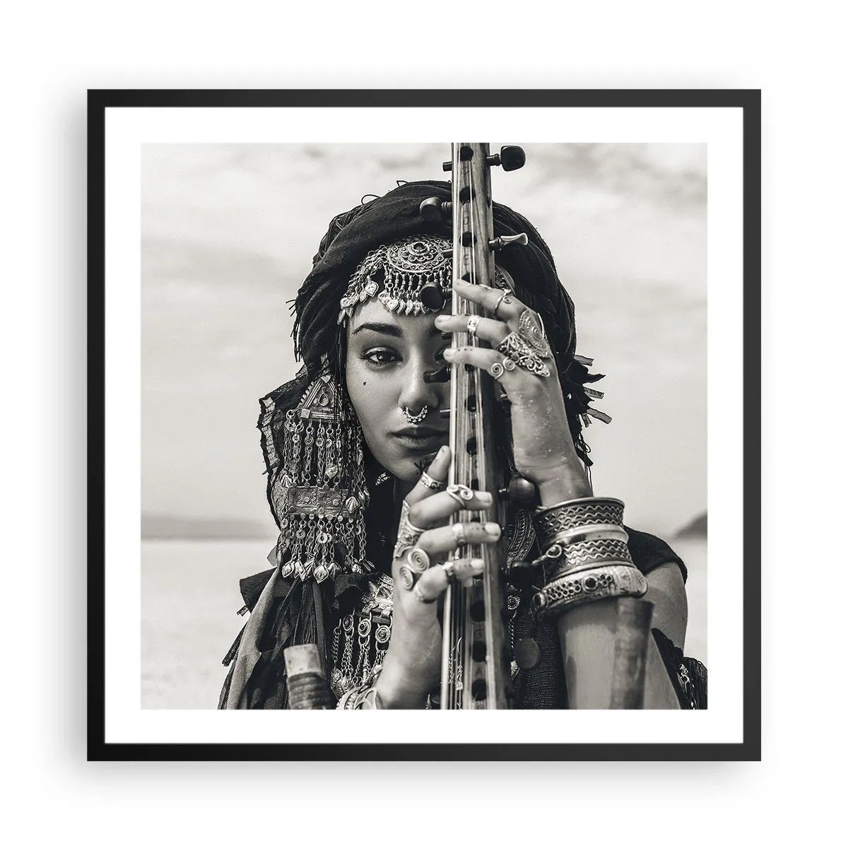 Plakát v černém rámu - Samotná hudba orientu - 60x60 cm