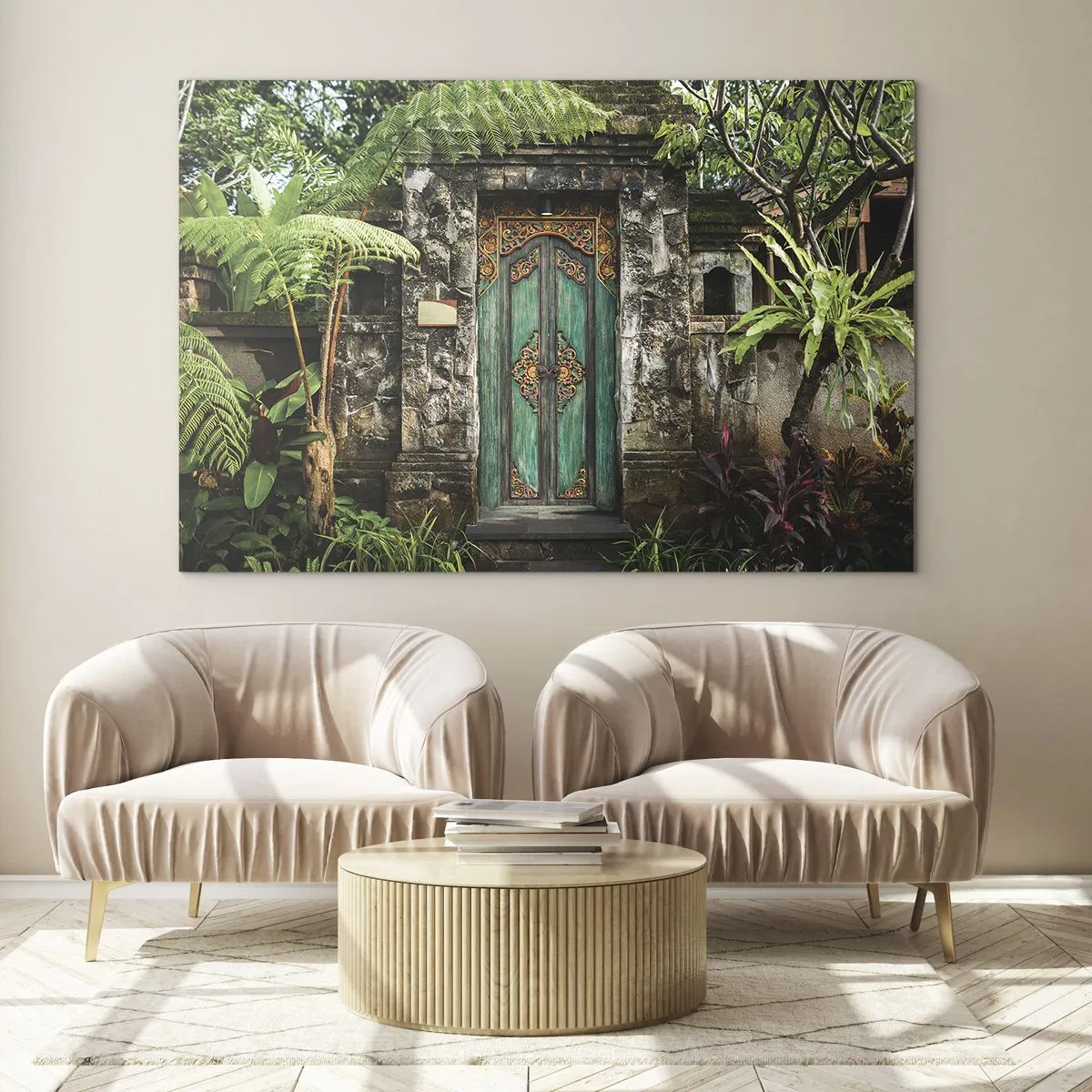 Obraz na skle - Zdobené tyrkysové dveře v kamenné zdi obklopené tropickou vegetací - 70x50cm - Dveře do exotického světa - Moderní nástěnná dekorace do obývacího pokoje a ložnice ARTTOR