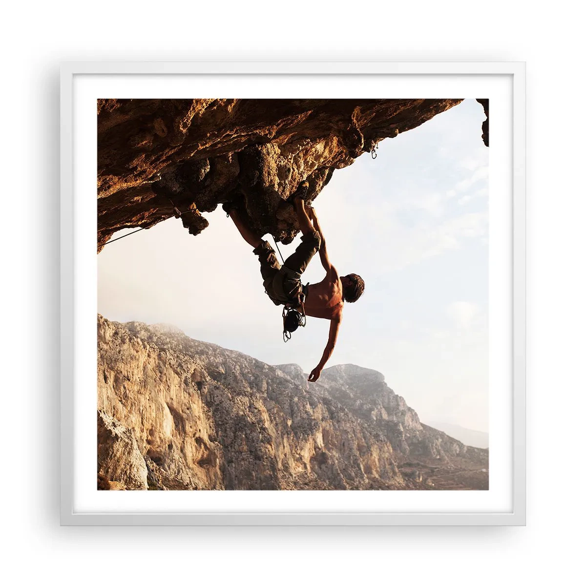 Plakát v bílém rámu - Svět smrsknutý v ruce na sesuvu balvanu - 60x60 cm