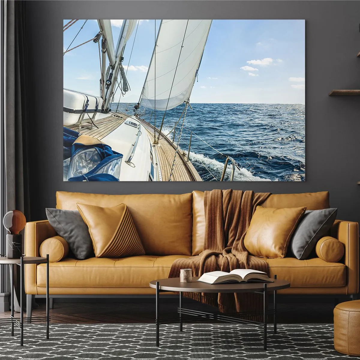 Obraz na skle - Jachta na otevřeném moři s rozvinutými plachtami - 70x50cm - Ahoj, dobrodružství - Moderní nástěnná dekorace do obývacího pokoje a ložnice ARTTOR