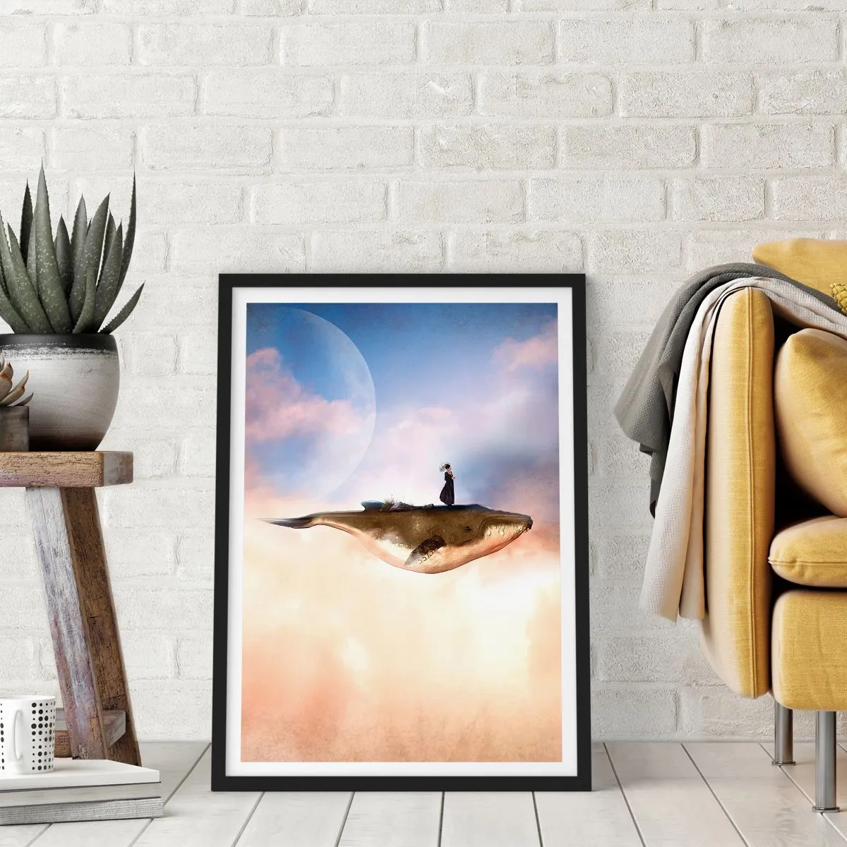 Plakát v černém rámu - Surrealistický obraz ženy jedoucí na velrybě mezi mraky. - 50x70cm - Surrealistická cesta - Moderní nástěnná dekorace do obývacího pokoje a ložnice ARTTOR