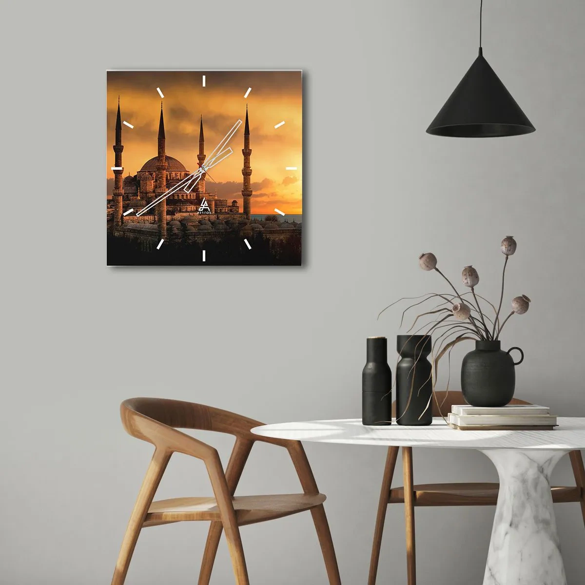 Nástěnné hodiny - Bůh je velký - 40x40 cm