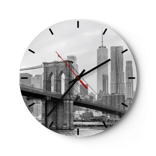 Nástěnné hodiny - Brooklynský most proti panoramatu města v černé a bílé - 30x30cm - Newyorské zázraky - Moderní nástěnná dekorace do obývacího pokoje, kuchyně a ložnice ARTTOR