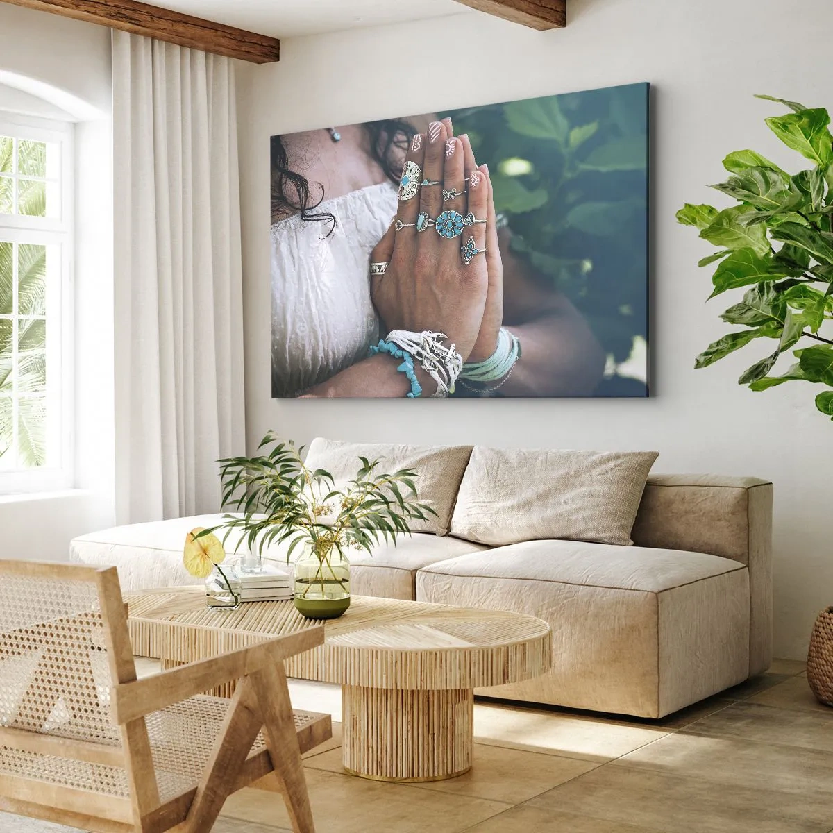 Obraz na plátně - Ruce zdobené boho šperky - 70x50cm - Vítejte v centru bytí - Moderní nástěnná dekorace do obývacího pokoje a ložnice ARTTOR