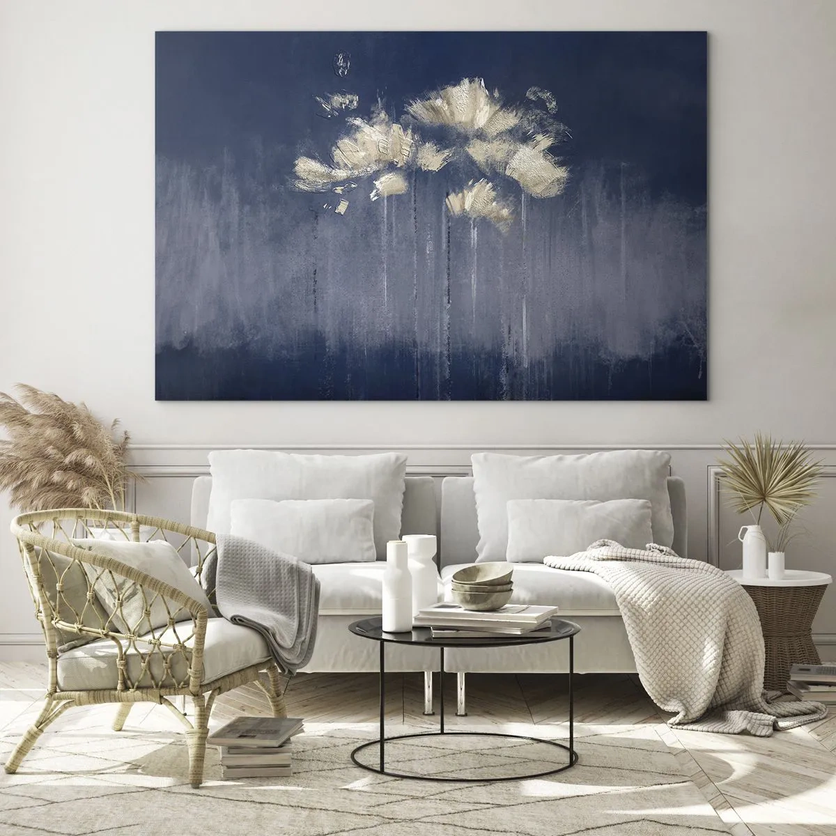 Obraz na skle - Zlaté abstraktní květinové aranžmá na tmavě modrém pozadí - 70x50cm - Jako okvětní lístky ve větru - Moderní nástěnná dekorace do obývacího pokoje a ložnice ARTTOR
