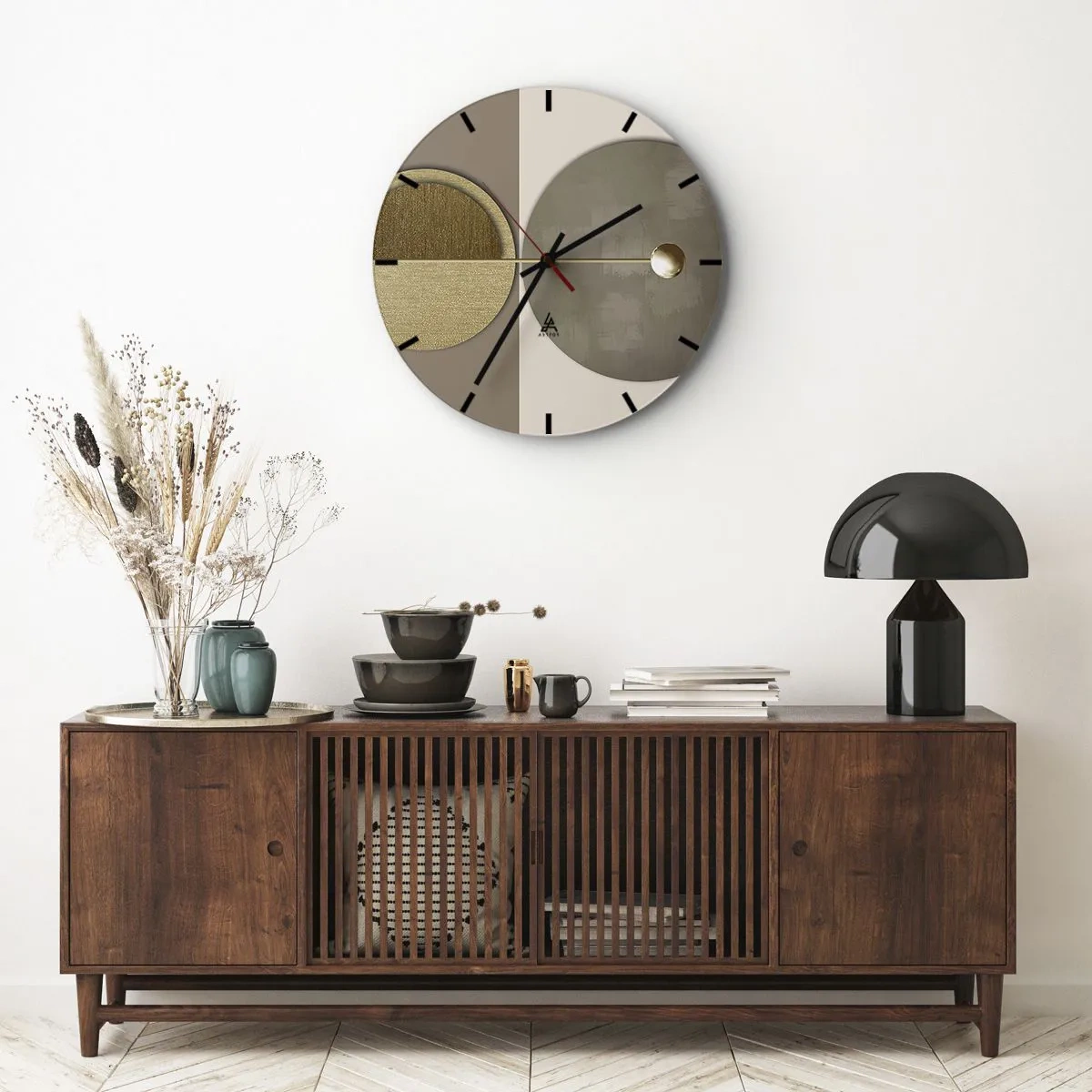 Nástěnné hodiny - Zlaté a béžové geometrické tvary na kontrastním pozadí - 30x30cm - Dokonalá rovnováha - Moderní nástěnná dekorace do obývacího pokoje, kuchyně a ložnice ARTTOR