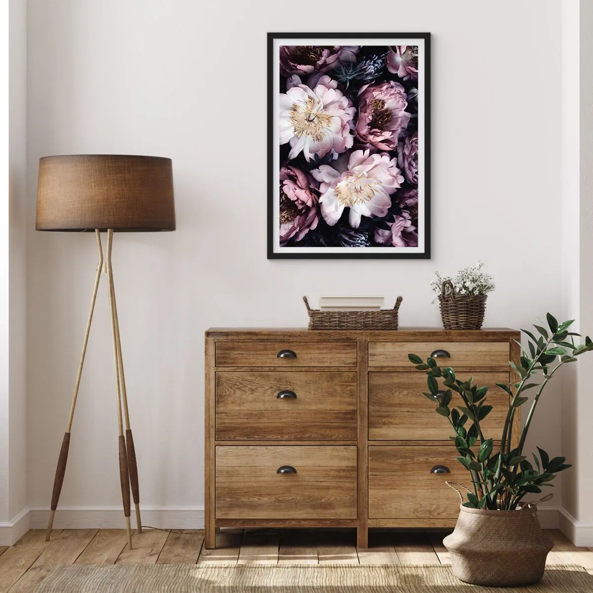 Plakát v černém rámu - Jemné květy pivoňky v tlumených barvách - 50x70cm - Kytice ve starém stylu - Moderní nástěnná dekorace do obývacího pokoje a ložnice ARTTOR