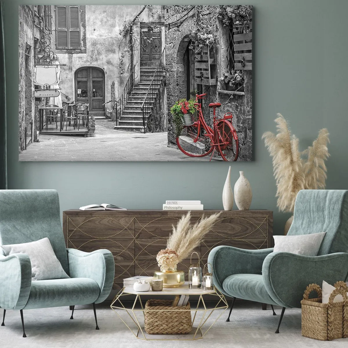 Obraz na plátně - Červené kolo v černobílé ulici - 70x50cm - Toskánská ulička - Moderní nástěnná dekorace do obývacího pokoje a ložnice ARTTOR