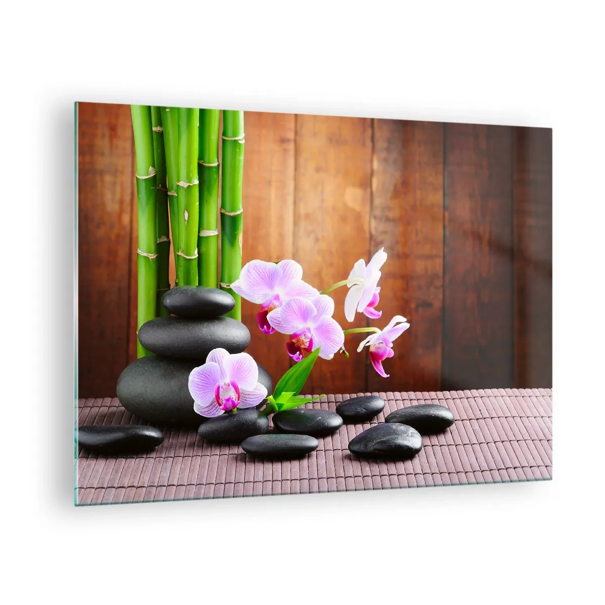 Obraz na skle - Růžové orchideje, bambus a černé kameny u dřevěné zdi - 70x50cm - Seznamte se s potěšením východu - Moderní nástěnná dekorace do obývacího pokoje a ložnice ARTTOR