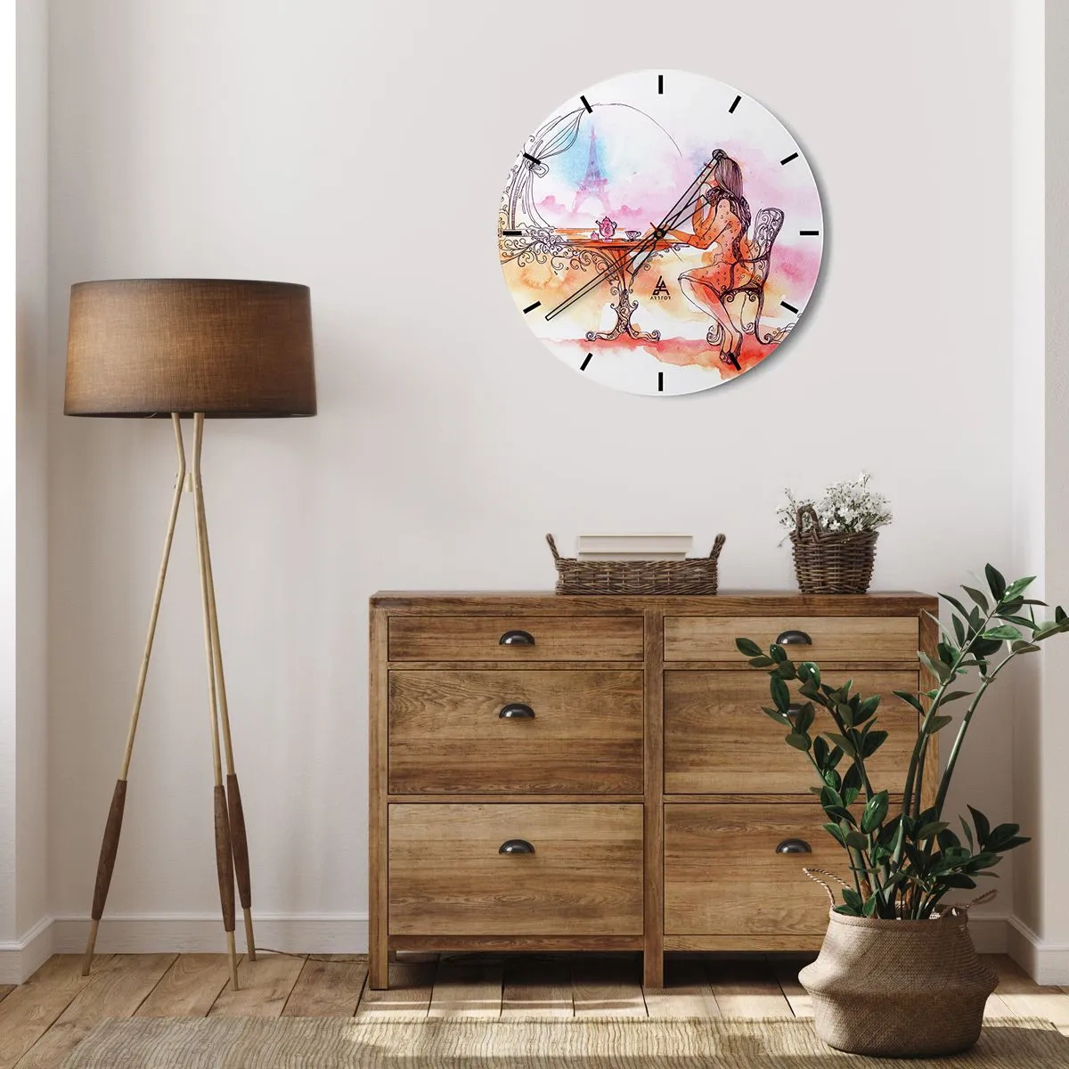 Nástěnné hodiny - Žena u stolu s výhledem na Eiffelovu věž v pastelových barvách - 30x30cm - Pařížská elegance - Moderní nástěnná dekorace do obývacího pokoje, kuchyně a ložnice ARTTOR