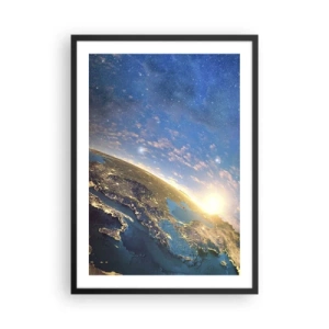 Plakát v černém rámu - Země viděná z vesmíru při východu slunce - 50x70cm - Podívejme se na sebe s odstupem - Moderní nástěnná dekorace do obývacího pokoje a ložnice ARTTOR