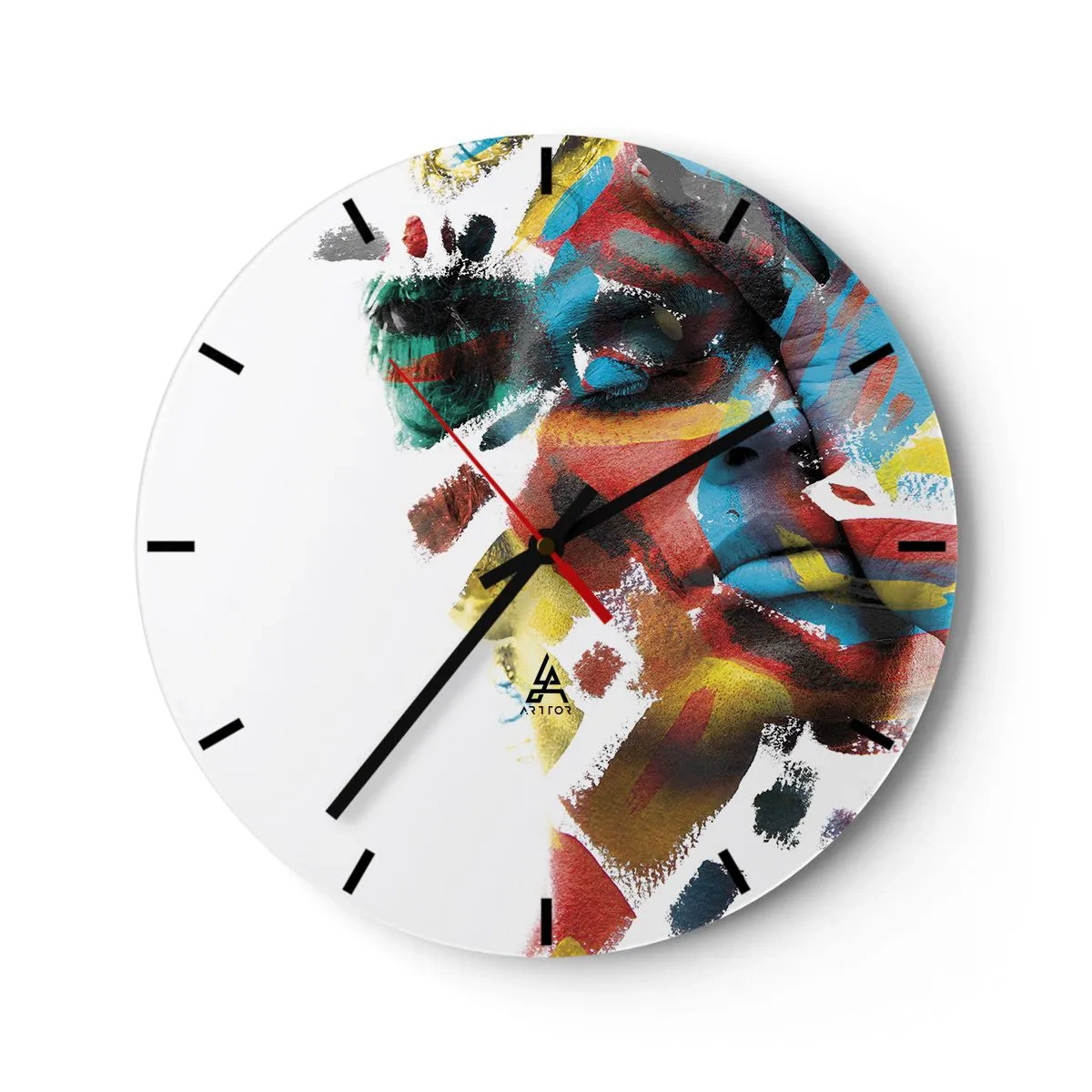 Nástěnné hodiny - Barevná abstrakce obličeje s intenzivními tahy barvy - 30x30cm - Pestrá osobnost - Moderní nástěnná dekorace do obývacího pokoje, kuchyně a ložnice ARTTOR