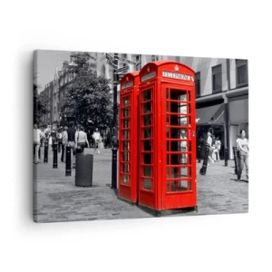 Obraz na plátně - Červené telefonní budky na černobílém městském pozadí. - 70x50cm - Červené telefonní budky - Moderní nástěnná dekorace do obývacího pokoje a ložnice ARTTOR