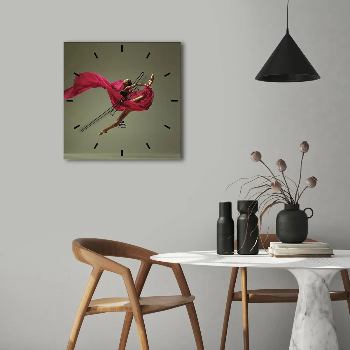 Nástěnné hodiny - Tančící plamen - 30x30 cm