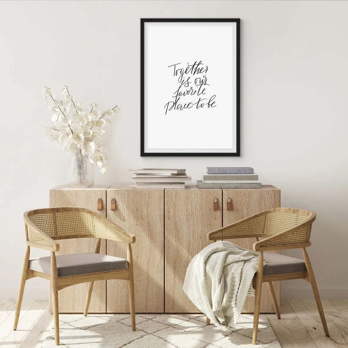 Plakát v černém rámu - „Společně je naše oblíbené místo“ citát na bílém pozadí - 50x70cm - Cítíte to také? - Moderní nástěnná dekorace do obývacího pokoje a ložnice ARTTOR