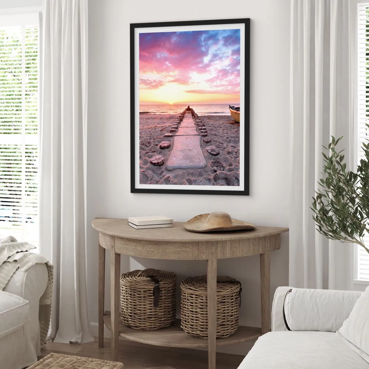 Plakát v černém rámu - Plážová cesta při západu slunce - 50x70cm - Okamžik hlubokého prožitku - Moderní nástěnná dekorace do obývacího pokoje a ložnice ARTTOR