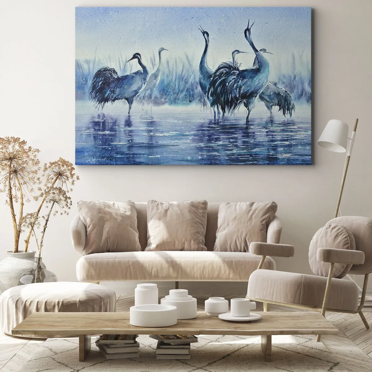 Obraz na plátně - Jeřábi na pozadí mlhy a vody v modrých tónech - 70x50cm - Ranní setkání - Moderní nástěnná dekorace do obývacího pokoje a ložnice ARTTOR
