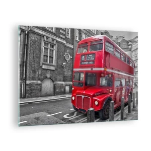 Obraz na skle - Červený londýnský autobus na černobílém pozadí ulice - 70x50cm - Vždy stejný - Moderní nástěnná dekorace do obývacího pokoje a ložnice ARTTOR