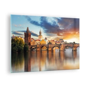 Obraz na skle - Karlův most při západu slunce s malebnými budovami v pozadí - 70x50cm - Krásná od pradávna - Moderní nástěnná dekorace do obývacího pokoje a ložnice ARTTOR