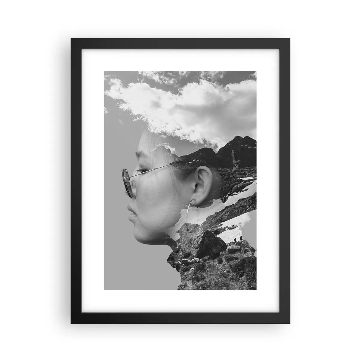 Plakát v černém rámu - Povznešen portrét v oblacích - 30x40 cm