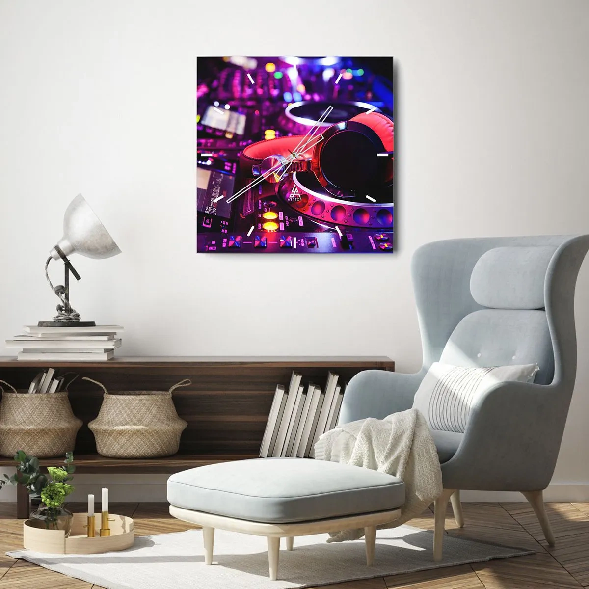 Nástěnné hodiny - Než začne zábava - 30x30 cm