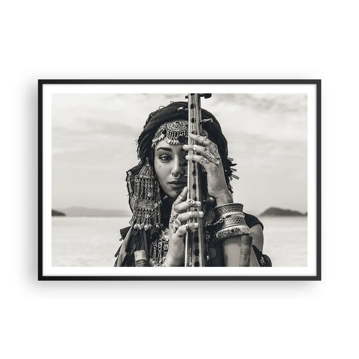 Plakát v černém rámu - Samotná hudba orientu - 100x70 cm