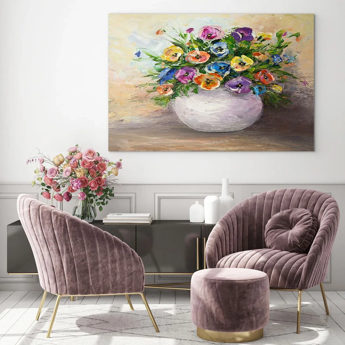 Obraz na skle - Kytice barevných květin v bílé váze - 70x50cm - Zátiší s bílou vázou - Moderní nástěnná dekorace do obývacího pokoje a ložnice ARTTOR