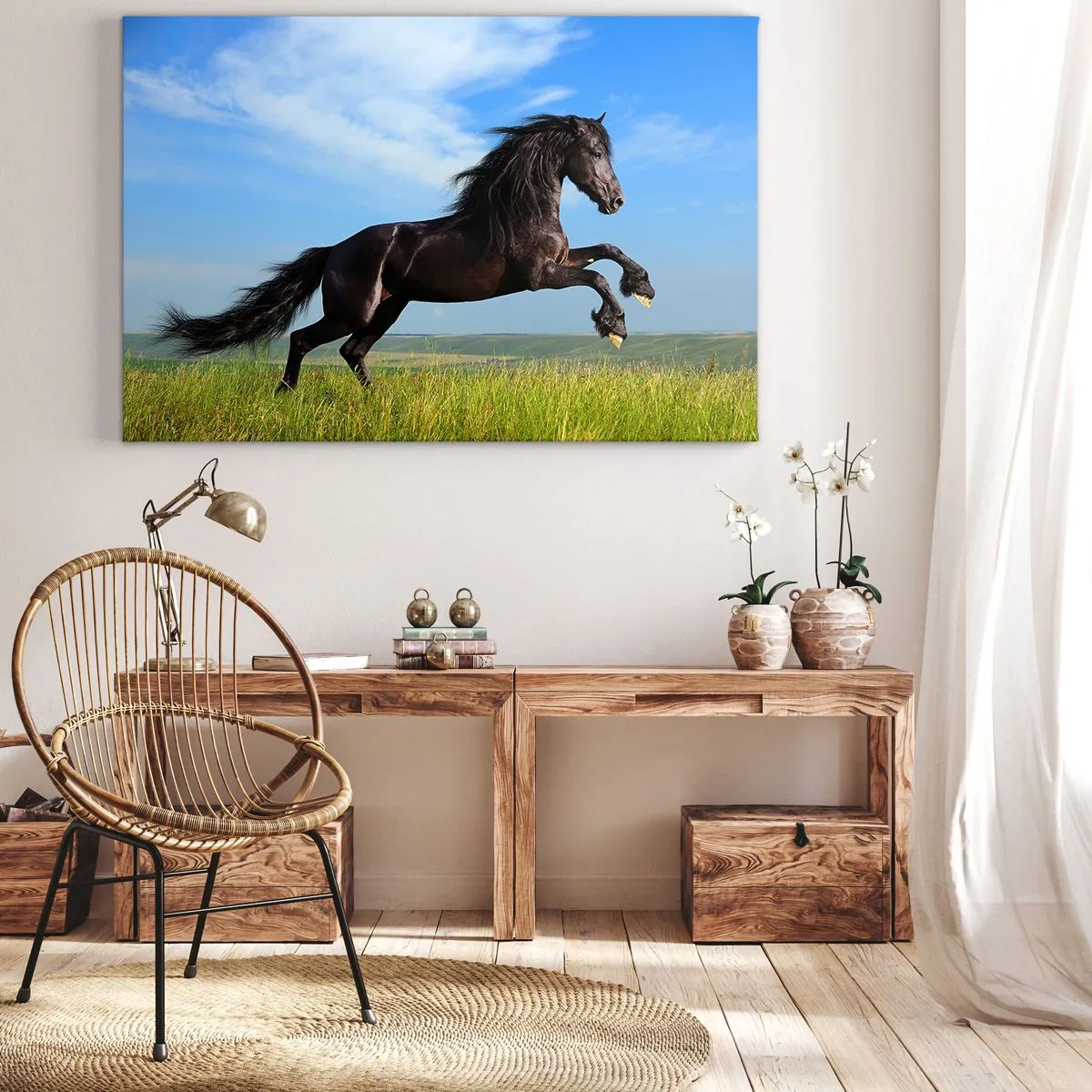Obraz na plátně - Černý kůň běžící proti modré obloze a zelené louce - 70x50cm - Strhující manifest svobody - Moderní nástěnná dekorace do obývacího pokoje a ložnice ARTTOR