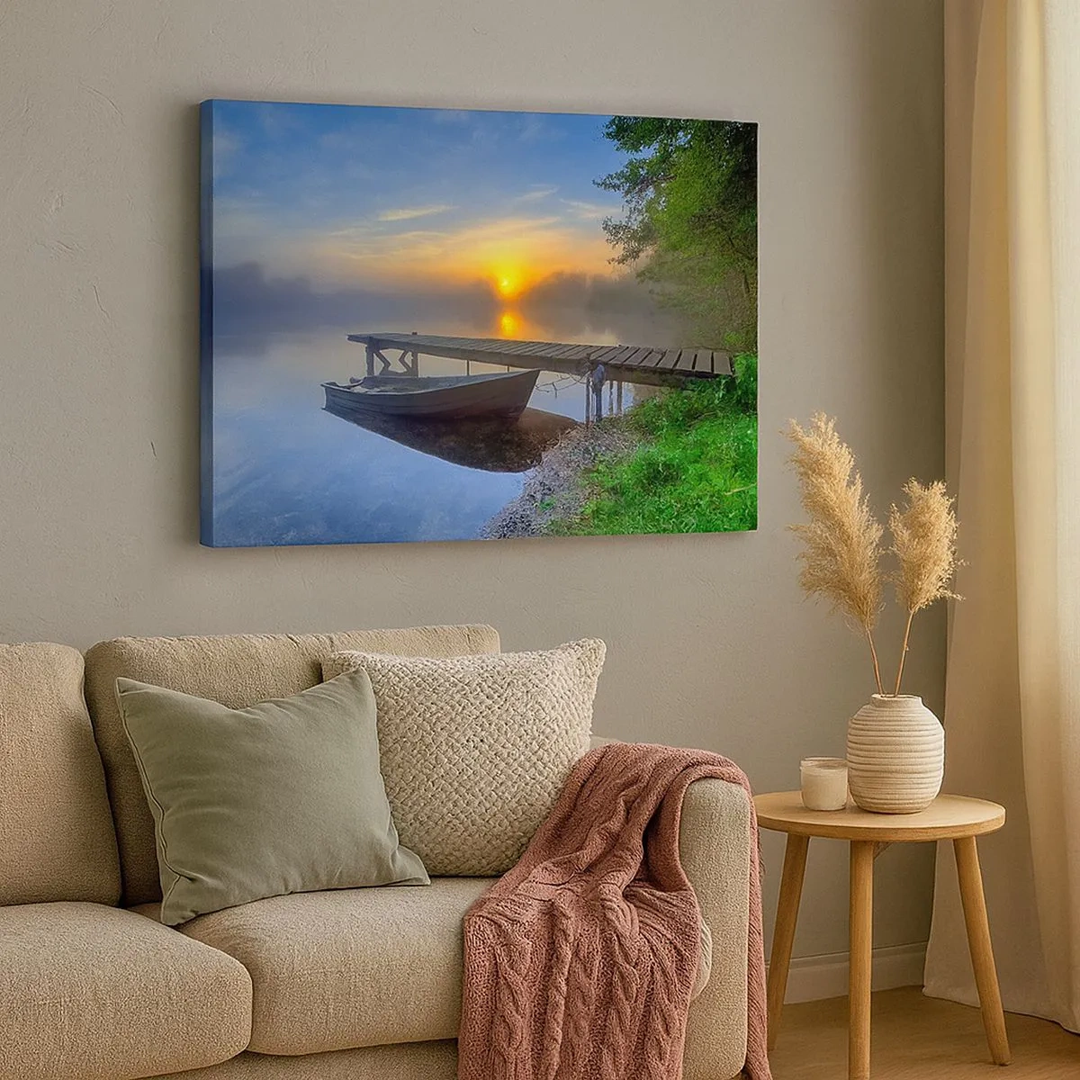 Obraz na plátně - Molo u jezera při východu slunce s lodí na břehu - 70x50cm - Jak se obyčejné mění na kouzelné - Moderní nástěnná dekorace do obývacího pokoje a ložnice ARTTOR