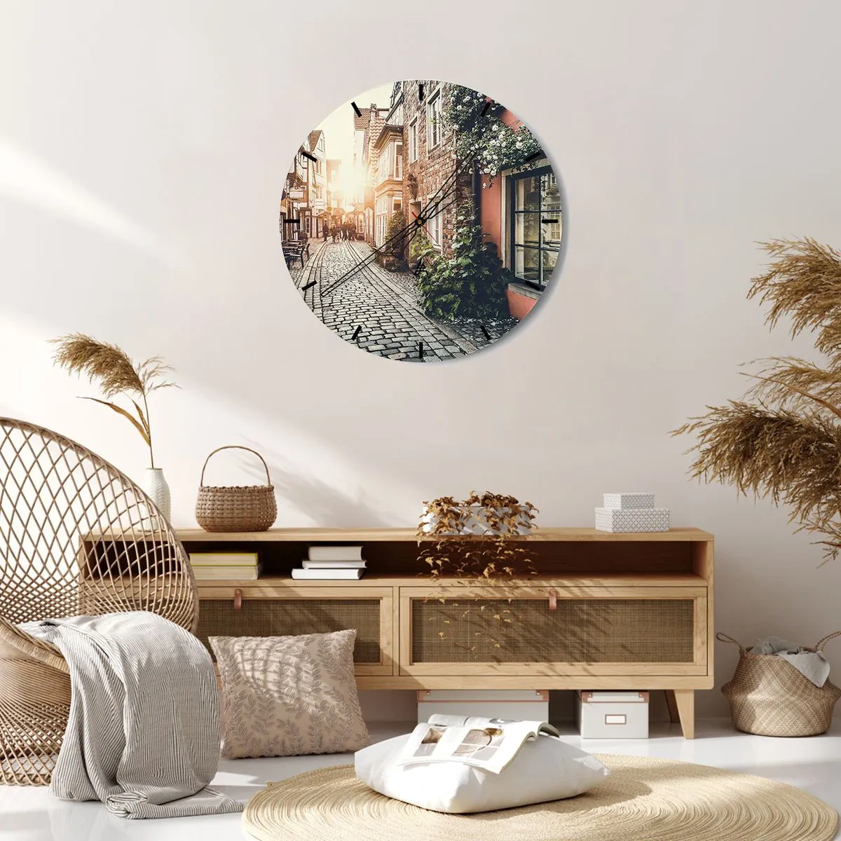 Nástěnné hodiny - Růžová ulička v růžové září - 30x30 cm