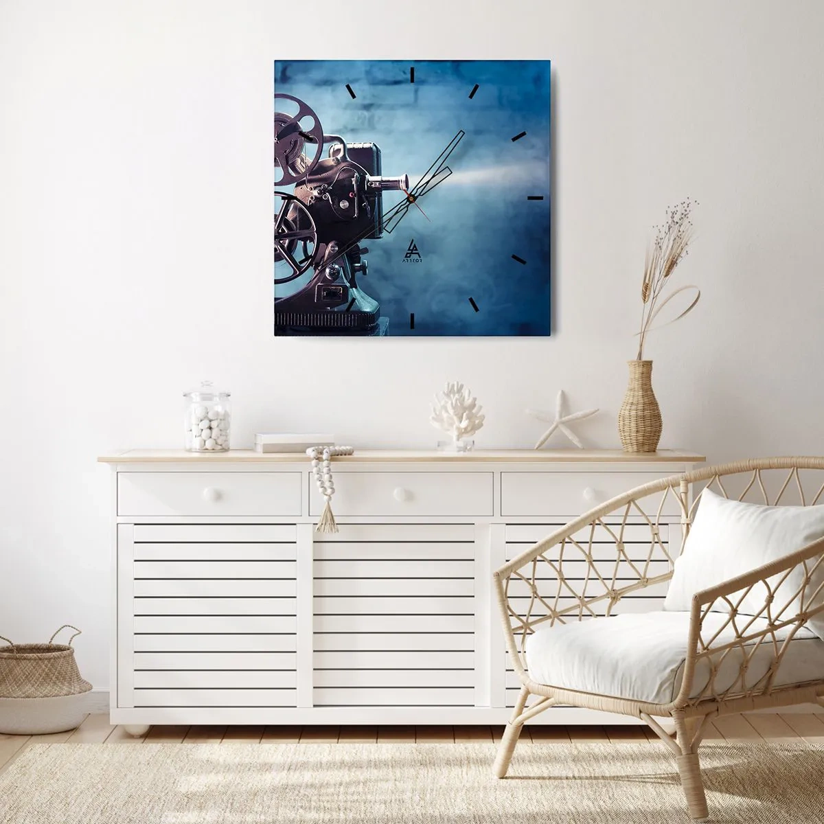 Nástěnné hodiny - Ve starém kině - 40x40 cm