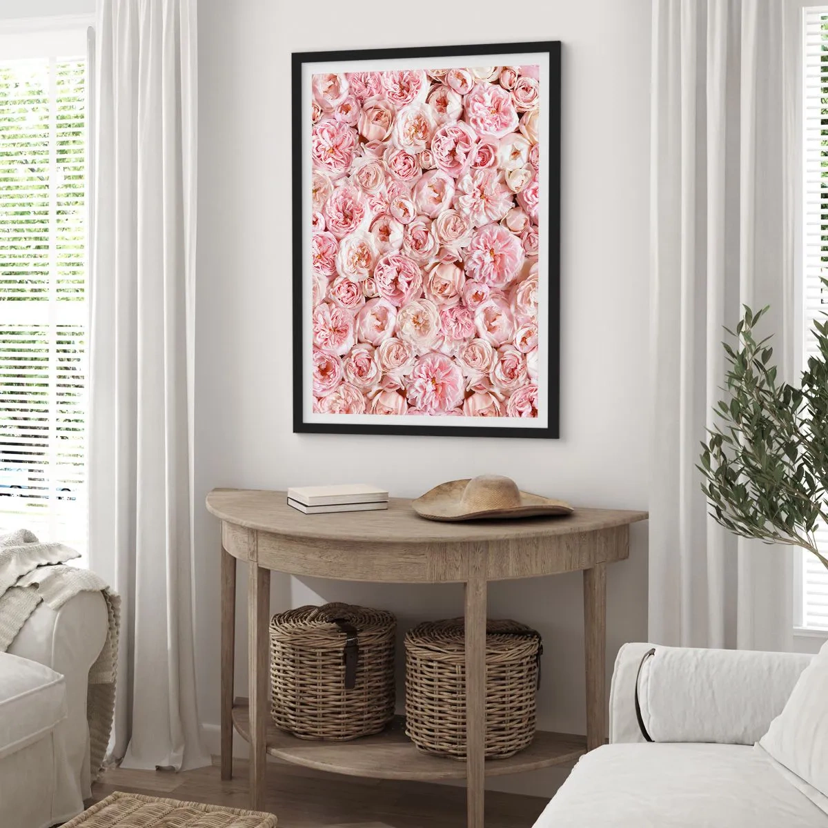 Plakát v černém rámu - Romantické aranžmá z růžových květin zblízka - 50x70cm - Vydlážděná růžemi - Moderní nástěnná dekorace do obývacího pokoje a ložnice ARTTOR