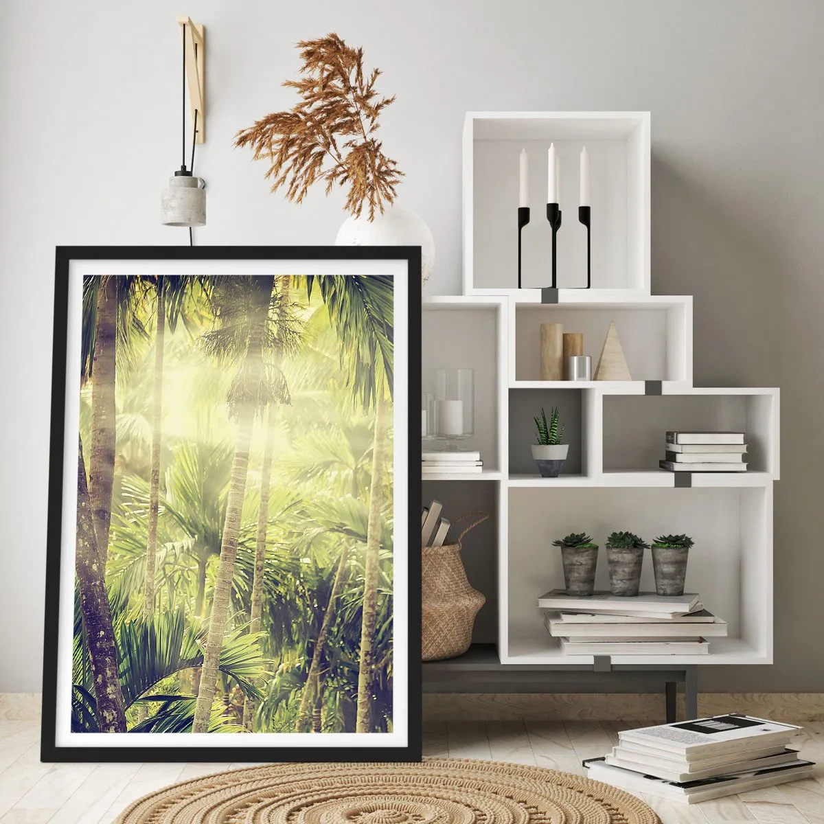 Plakát v černém rámu - Tropický les se slunečními paprsky v pozadí - 50x70cm - V zeleném žáru - Moderní nástěnná dekorace do obývacího pokoje a ložnice ARTTOR