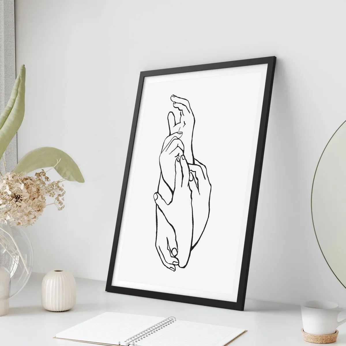 Plakát v černém rámu - Minimalistická skica sepjatých rukou na bílém pozadí. - 50x70cm - Dobrý dotek - Moderní nástěnná dekorace do obývacího pokoje a ložnice ARTTOR