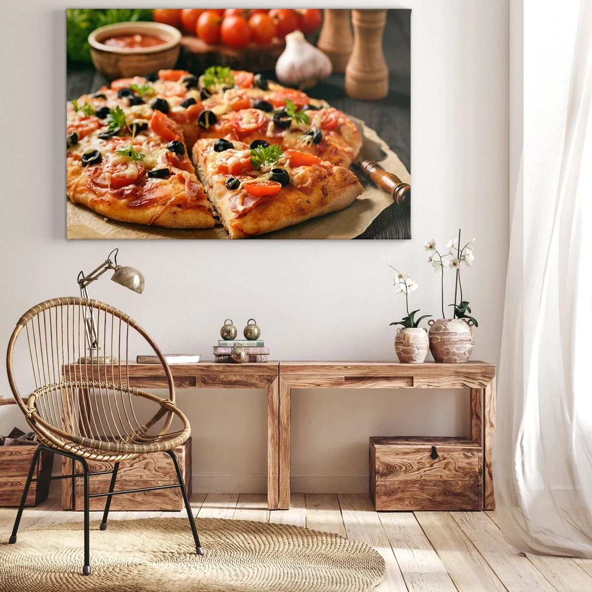 Obraz na plátně - Pizza s rajčaty, olivami a čerstvými bylinkami na stole - 70x50cm - Opět jsi měl štěstí - Moderní nástěnná dekorace do obývacího pokoje a ložnice ARTTOR