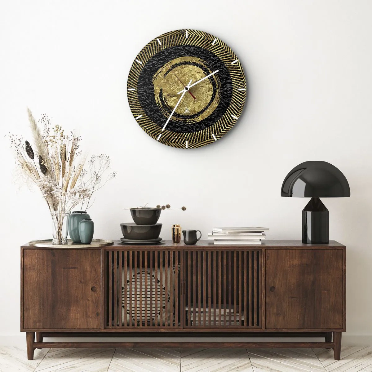 Nástěnné hodiny - Zlaté geometrické vzory na černém pozadí v okouzlujícím stylu - 30x30cm - Glamour kompozice - Moderní nástěnná dekorace do obývacího pokoje, kuchyně a ložnice ARTTOR