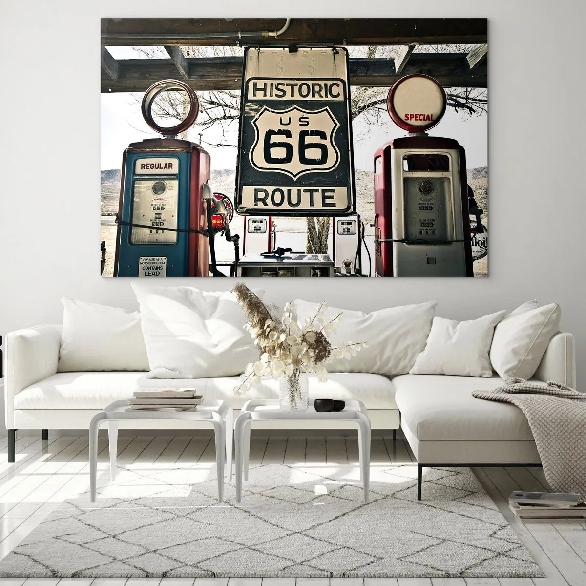 Obraz na skle - Vintage benzínové pumpy a cedule Route 66 - 70x50cm - Americká retro cesta - Moderní nástěnná dekorace do obývacího pokoje a ložnice ARTTOR