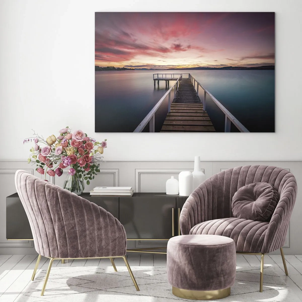 Obraz na skle - Jezerní molo při západu slunce s růžovou oblohou - 70x50cm - Jemný plamen večera - Moderní nástěnná dekorace do obývacího pokoje a ložnice ARTTOR