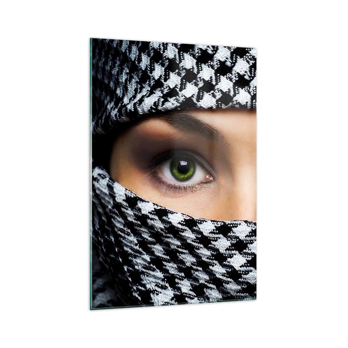 Obraz na skle - Portrét zahalené zelenooké krásky - 70x100 cm