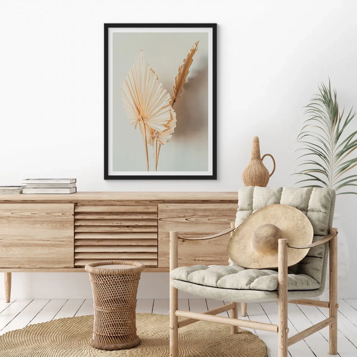 Plakát v černém rámu - Sušené palmové listy v minimalistickém aranžmá na světlém pozadí - 50x70cm - Když potřebuješ útěchu - Moderní nástěnná dekorace do obývacího pokoje a ložnice ARTTOR