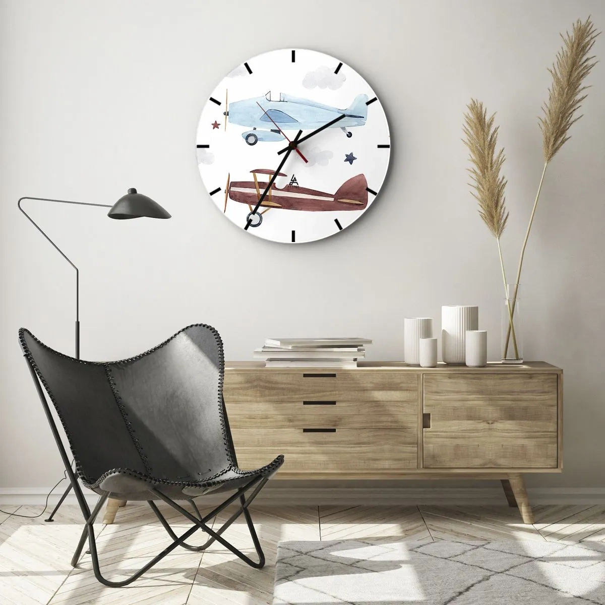 Nástěnné hodiny - Ilustrace dvou letadel v retro stylu na zataženém pozadí - 30x30cm - Pane pilote, čekáme! - Moderní nástěnná dekorace do obývacího pokoje, kuchyně a ložnice ARTTOR