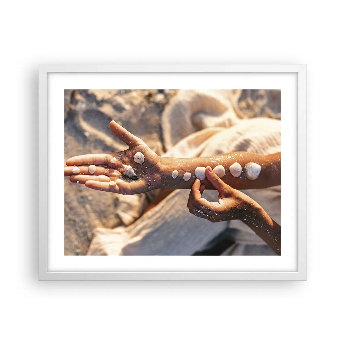 Plakát v bílém rámu - Krása na dosah - 50x40 cm