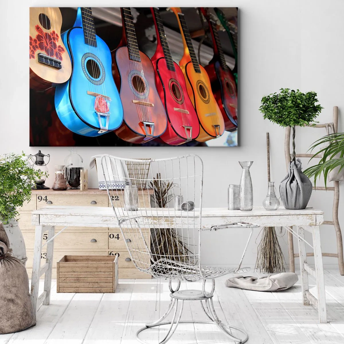 Obraz na plátně - Barevné akustické kytary visí v řadě vystavené - 70x50cm - Latinskoamerická atmosféra - Moderní nástěnná dekorace do obývacího pokoje a ložnice ARTTOR