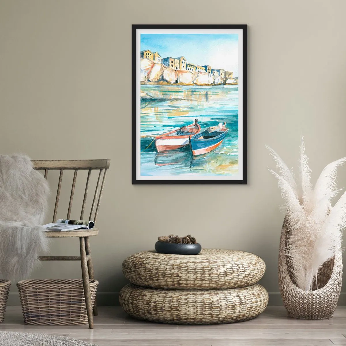 Plakát v černém rámu - Akvarelová krajina s loděmi na vodě a přímořským městem - 50x70cm - Krajina v modří - Moderní nástěnná dekorace do obývacího pokoje a ložnice ARTTOR