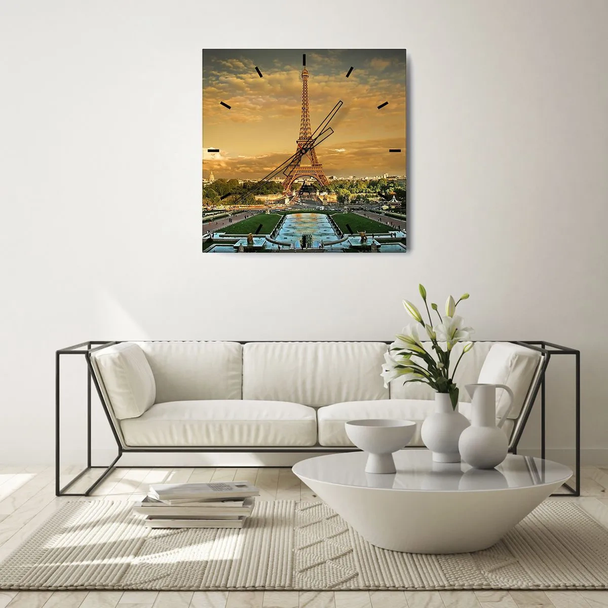 Nástěnné hodiny - Královna Paříže - 30x30 cm