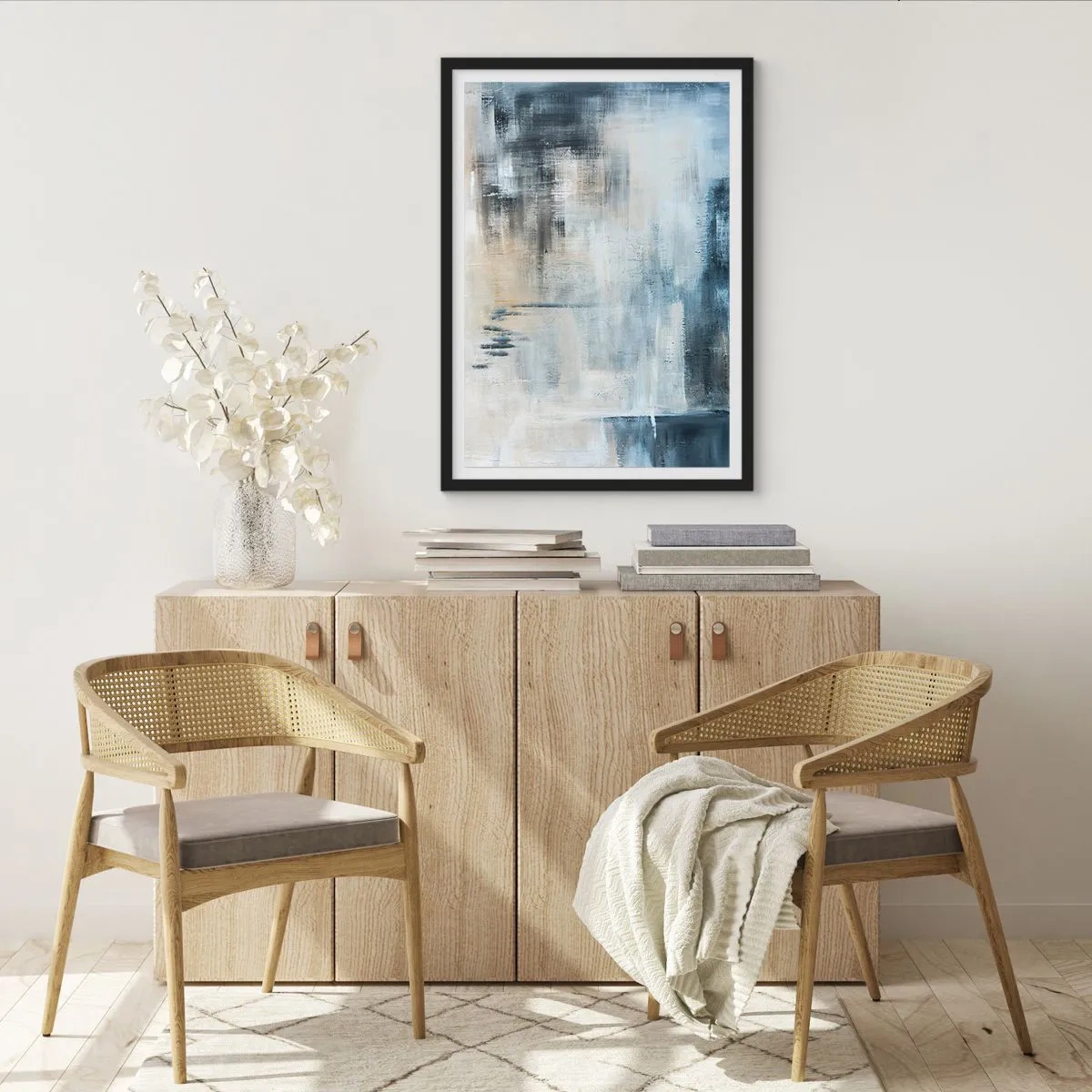 Plakát v černém rámu - Abstraktní kompozice v odstínech modré a béžové - 50x70cm - Za závojem modré - Moderní nástěnná dekorace do obývacího pokoje a ložnice ARTTOR